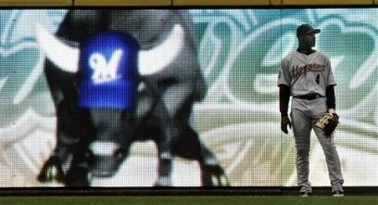 Captwijp10705020259astros_brewers_baseba